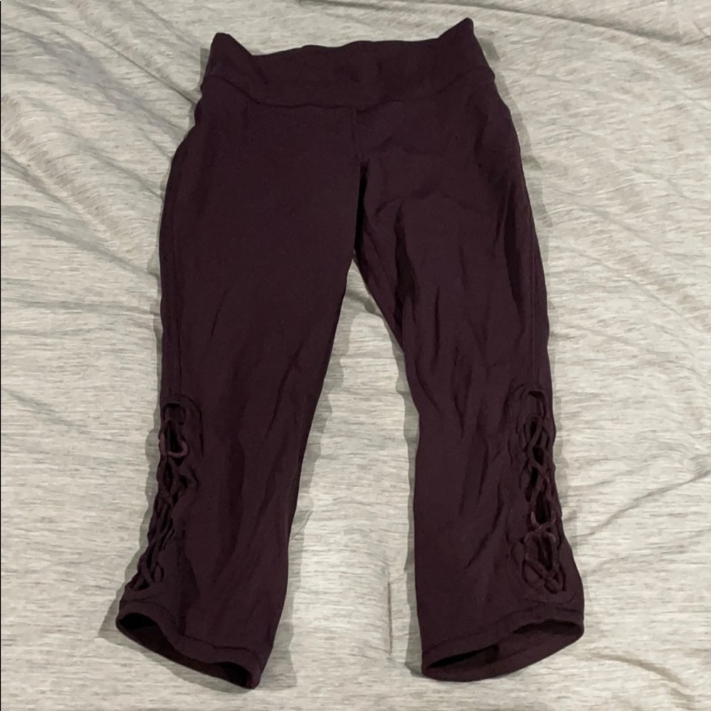 Lululemon lattice crops